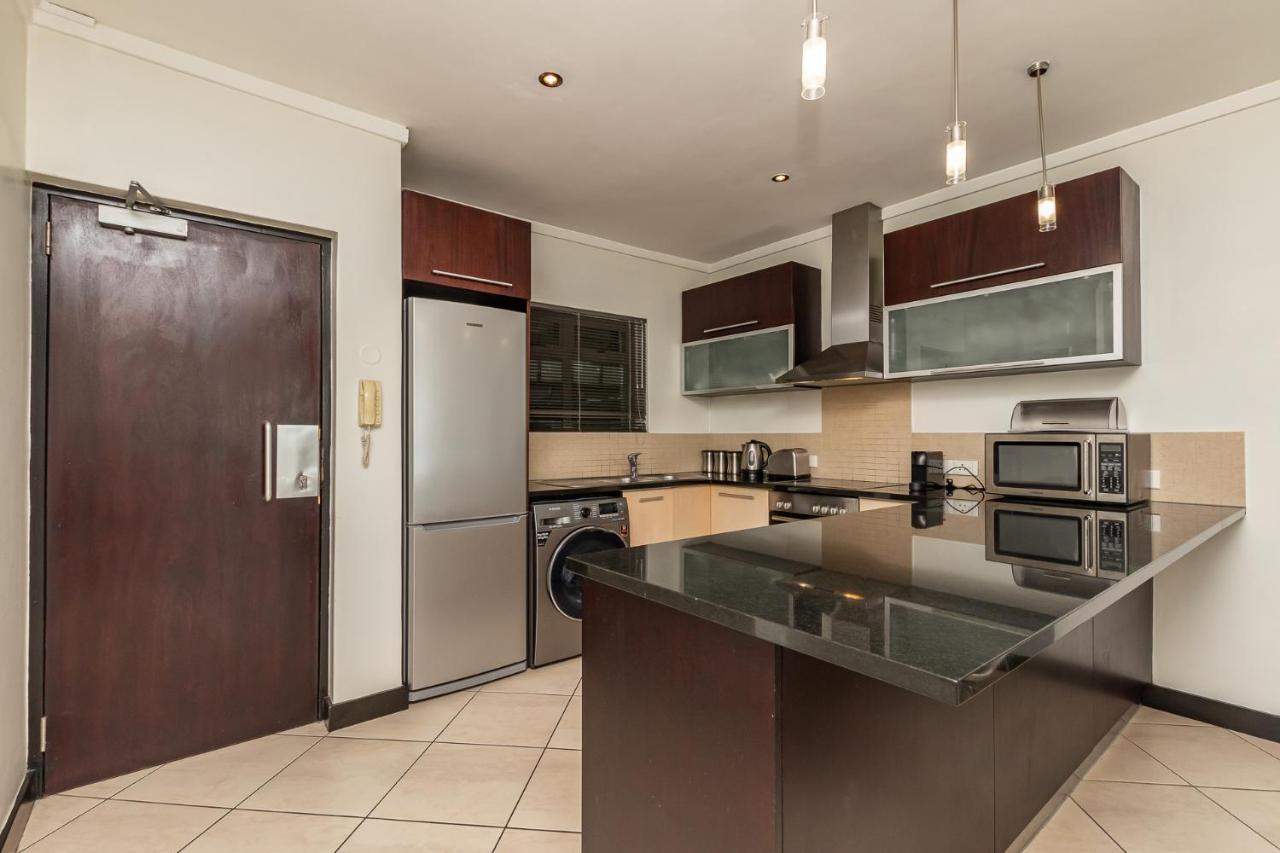 Itc Icon Two Bedroom With Lovely Balcony Apartamento