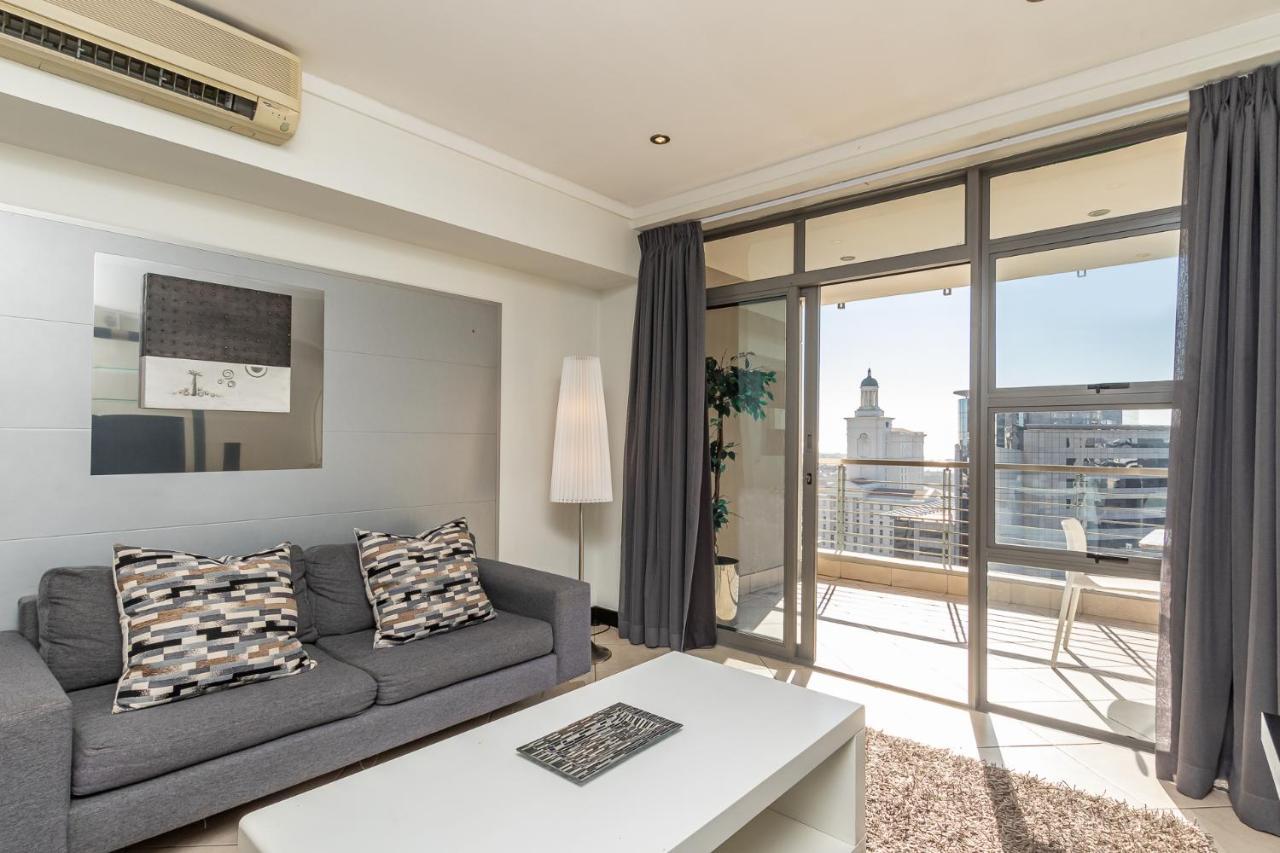 Itc Icon Two Bedroom With Lovely Balcony Apartamento *