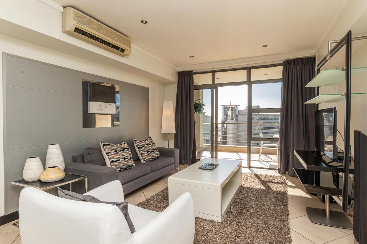 Itc Icon Two Bedroom With Lovely Balcony Cidade Do Cabo