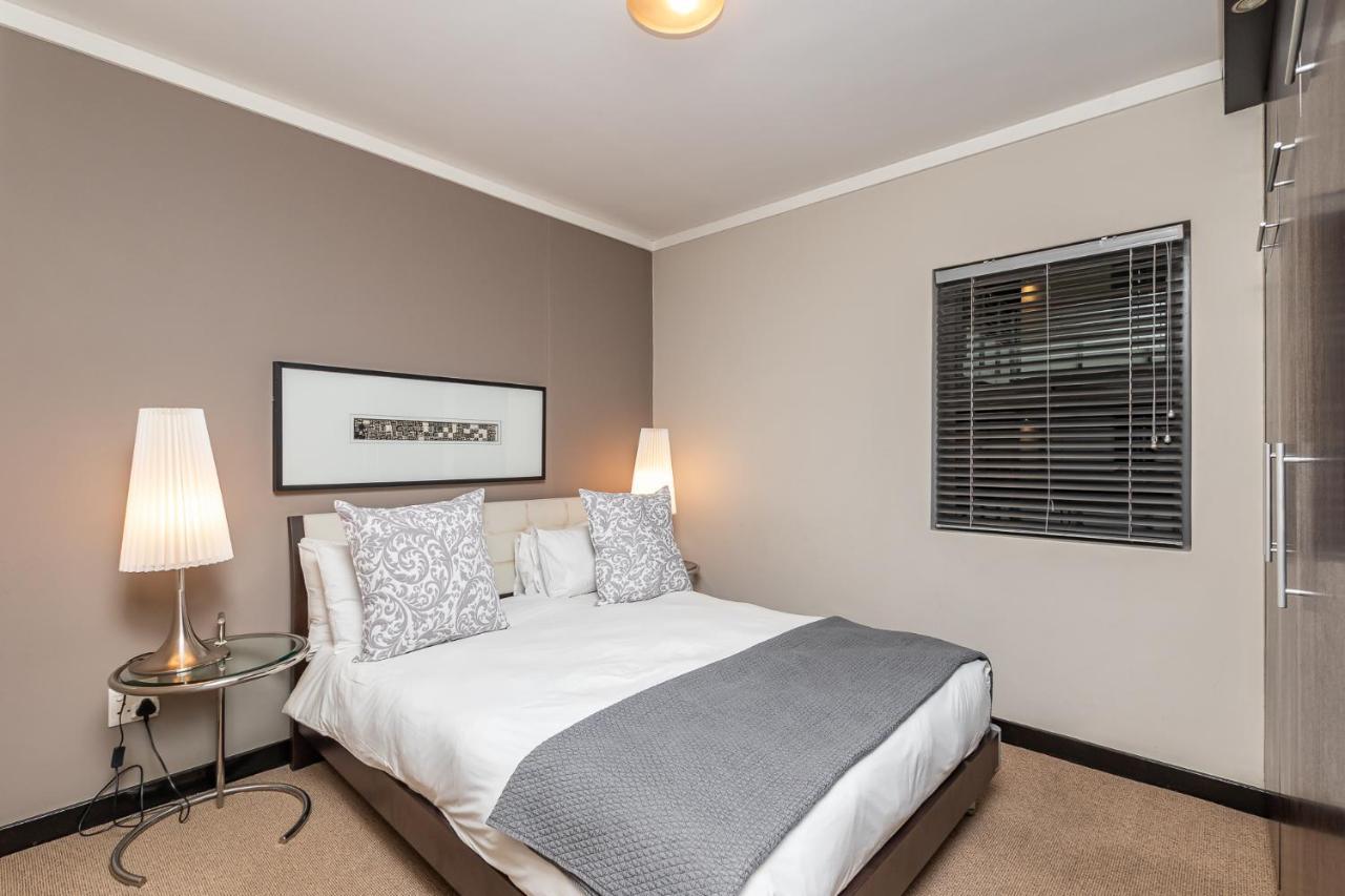 Itc Icon Two Bedroom With Lovely Balcony Apartamento *
