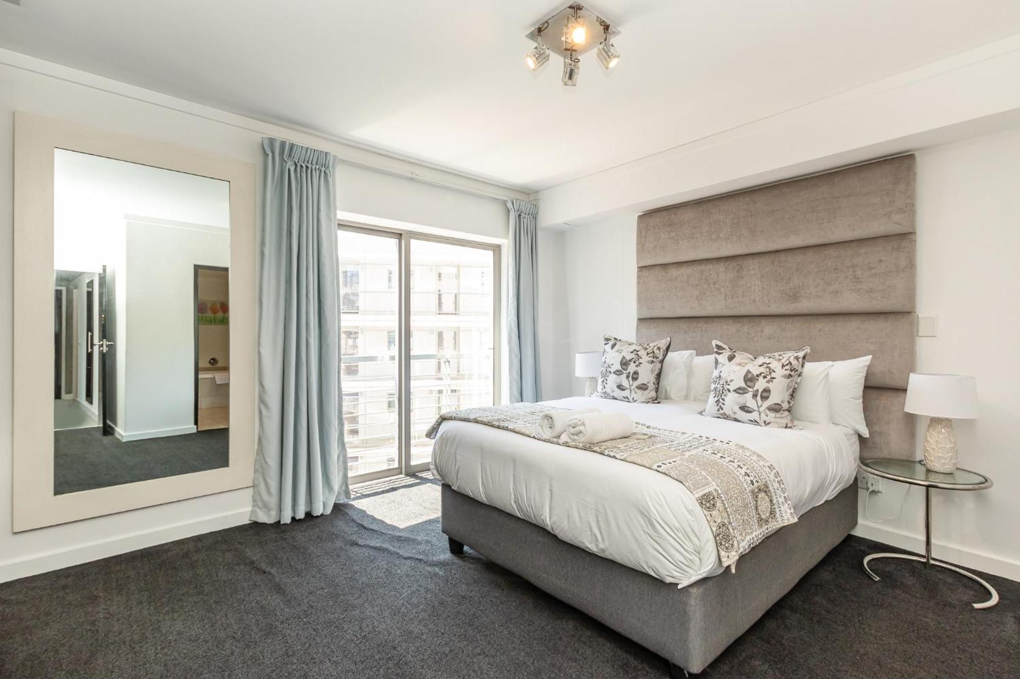 Itc Icon Two Bedroom With Lovely Balcony Apartamento *